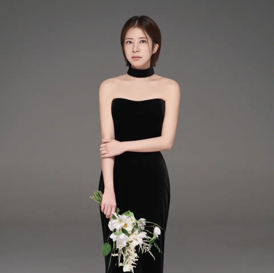 CYoung - K-Beauty skincare educator and expert in skin barrier repair and sensitive skin care