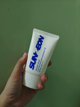 SUNZEON SUNZEON SPORT COOLING MOISTURE SUNSCREEN SPF50+ PA++++ 50ml — photo from Angela's review
