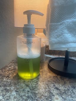 WOLLYO Tea Tree Green Body Wash 500ml — photo from Skincare-Vault's review