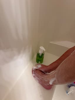 WOLLYO Tea Tree Green Body Wash 500ml — photo from Chantelle's review