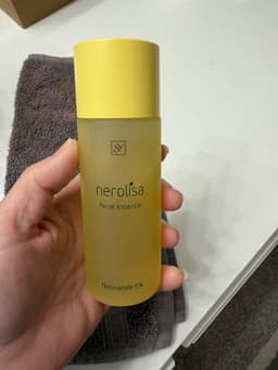 Si SI NEROLISA FACIAL ESSENCE — photo from Chantelle's review
